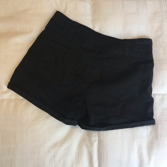 High-Waisted Black Shorts - Picture 2 of 2